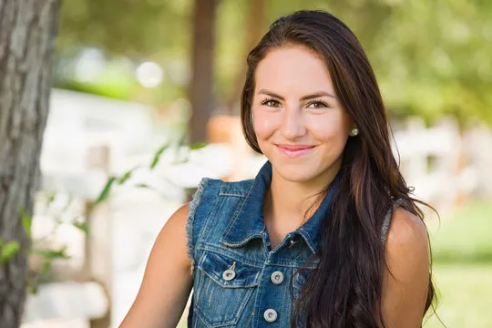 一群朋友在看球赛